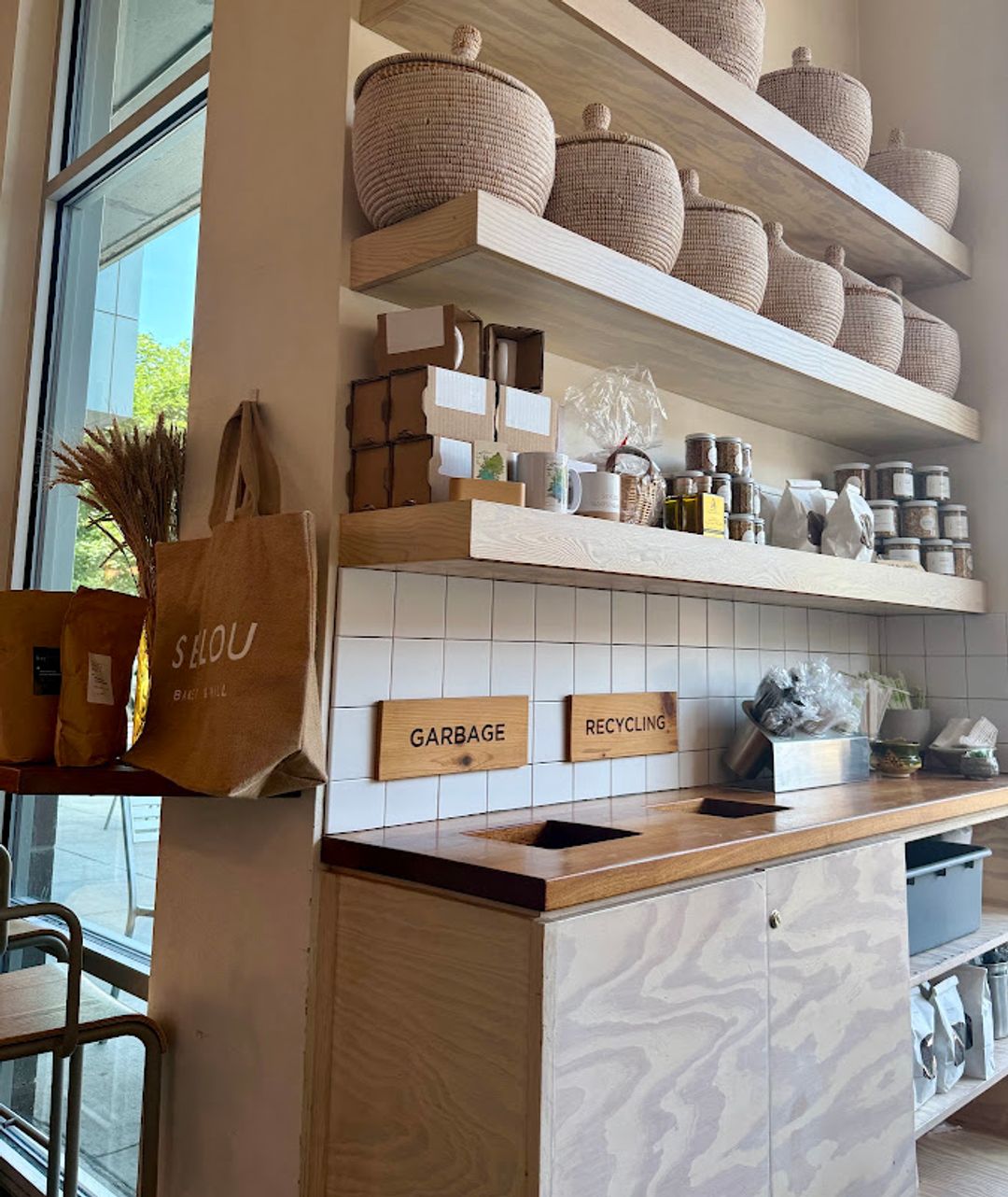 SEYLOU LLC - 926 N St NW Suite A, Washington | Corner