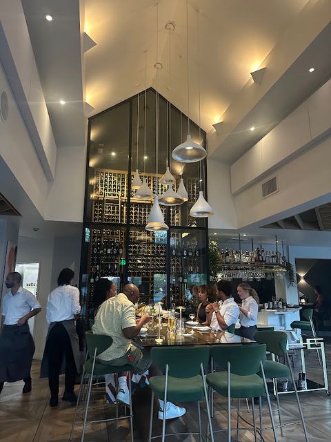 Moxie Restaurant - 1/2 95811, 2028 H St, Sacramento | Corner