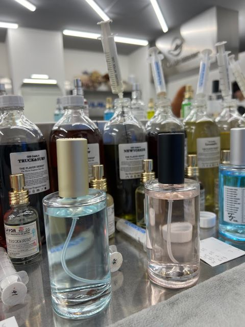 The PERFUME OIL FACTORY 新宿店 - Shinjuku City, Nishishinjuku, 1