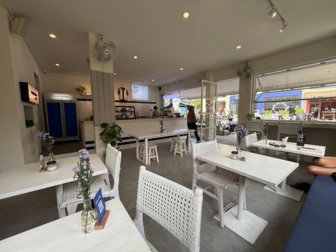 Deli Uluwatu - Jalan Pantai Bingin No.3 | Corner