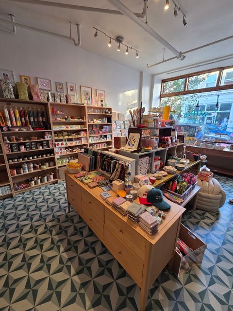 deko deko - diy studio & gifts - 6201 N Front St Suite 116