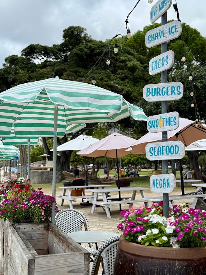 Barefoot Beach Cafe @ Queen's Surf Beach - 2699 Kalākaua Ave