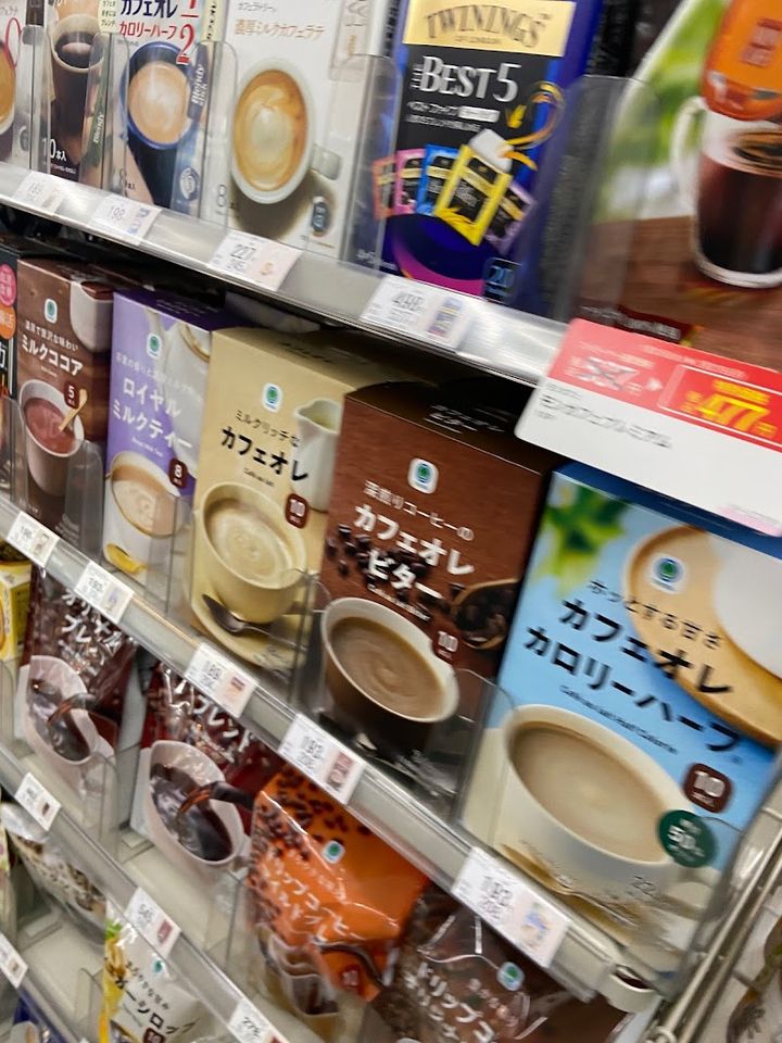 FamilyMart - 3-chōme-18-1 Shimoochiai, Shinjuku City | Corner
