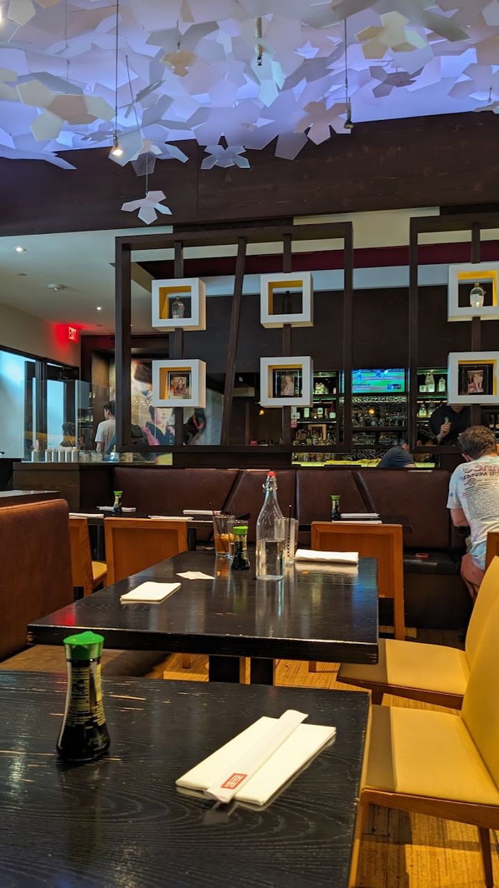 Raku - 3312 Wisconsin Ave, Washington | Corner
