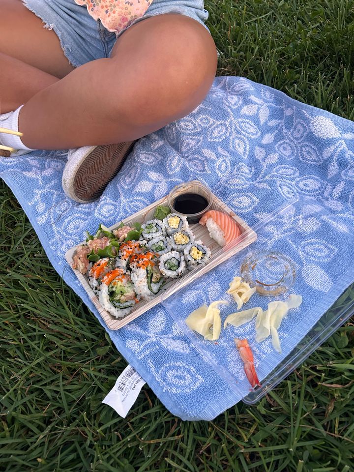 UTO sushi - 3717 Rue Saint-Urbain, Montréal | Corner
