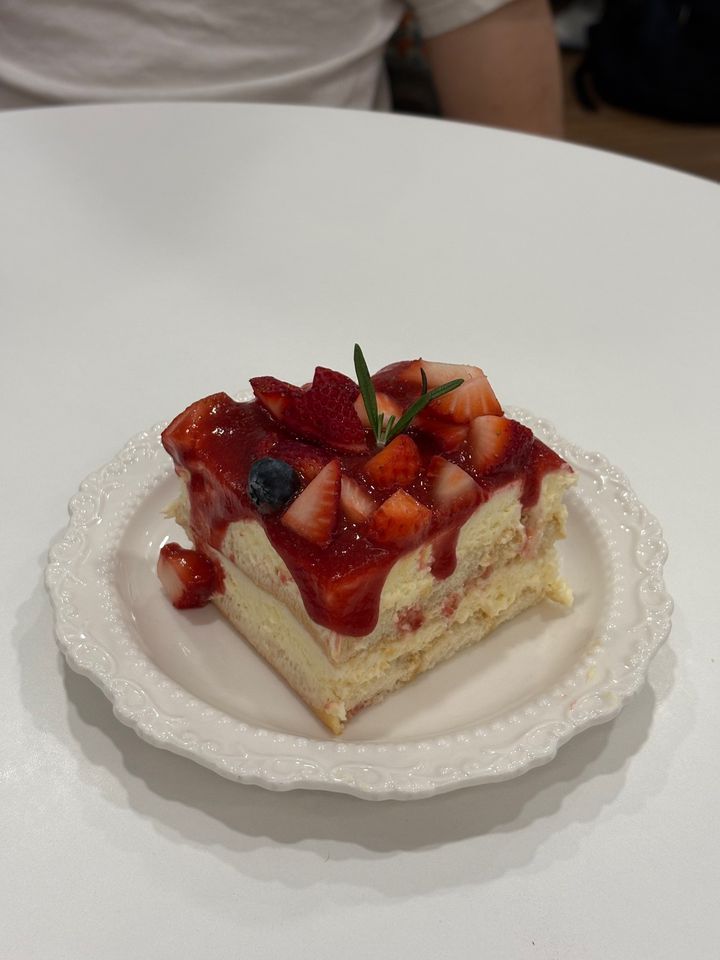 カフェタイム2 CAFE 2BY2 - 84 E 10th St 2nd FL, New York | Corner