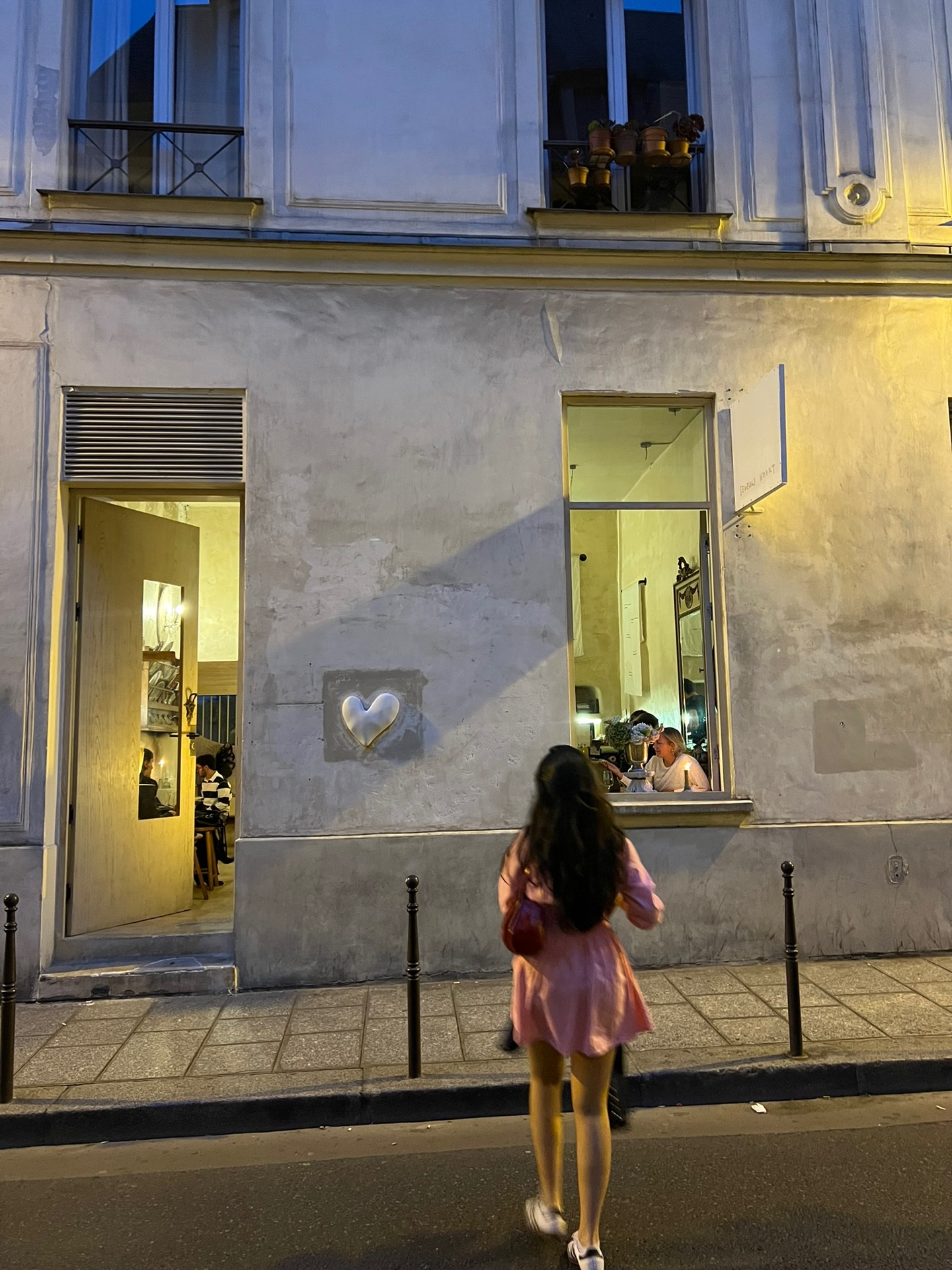 Sevenly Heart - 55 Rue des Archives, Paris | Corner