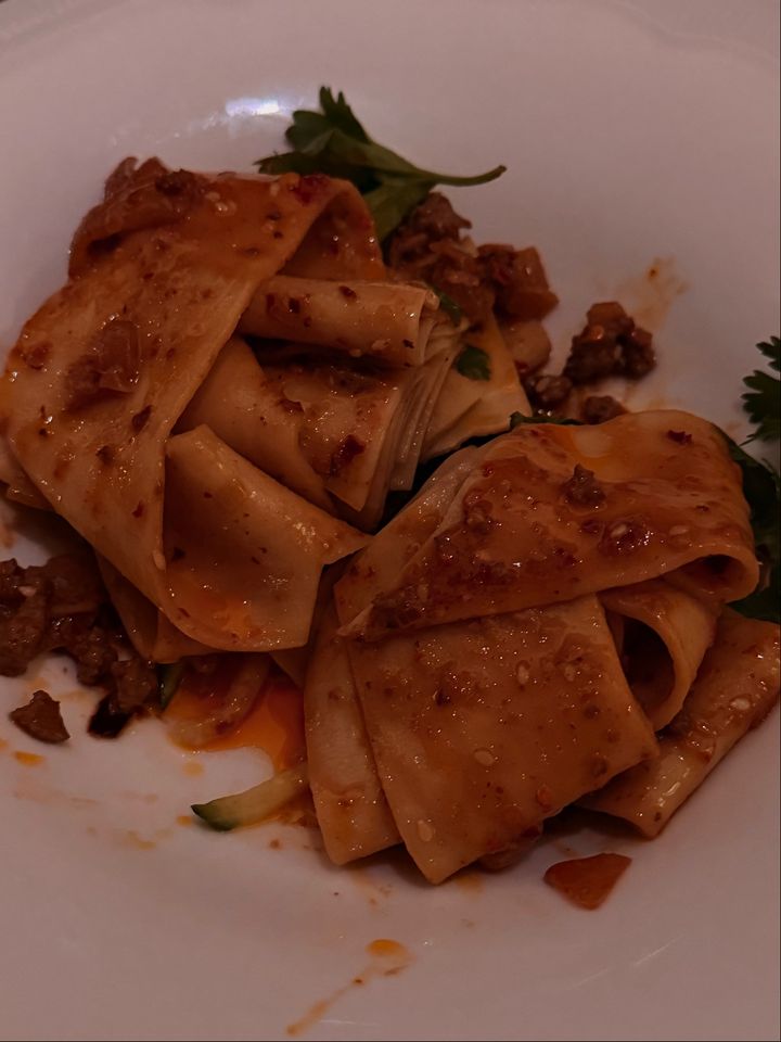 MIMI Chinese - 265 Davenport Rd, Toronto | Corner