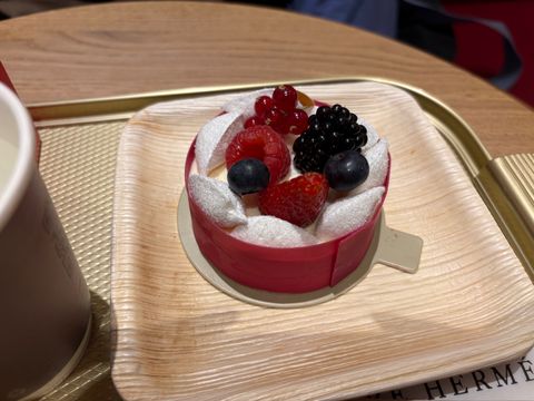 Pierre Hermé - 39 Av. de l'Opéra, Paris | Corner