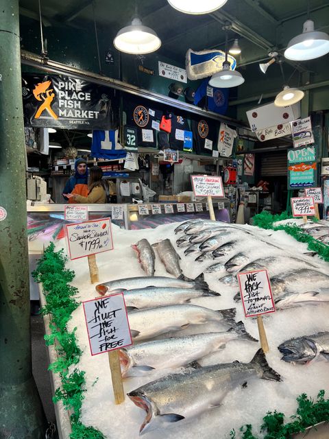 Pike Place Fish Market - 86 Pike St, Seattle | Corner