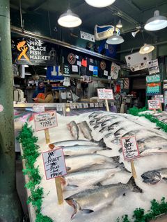 Pike Place Fish Market - 86 Pike St, Seattle | Corner
