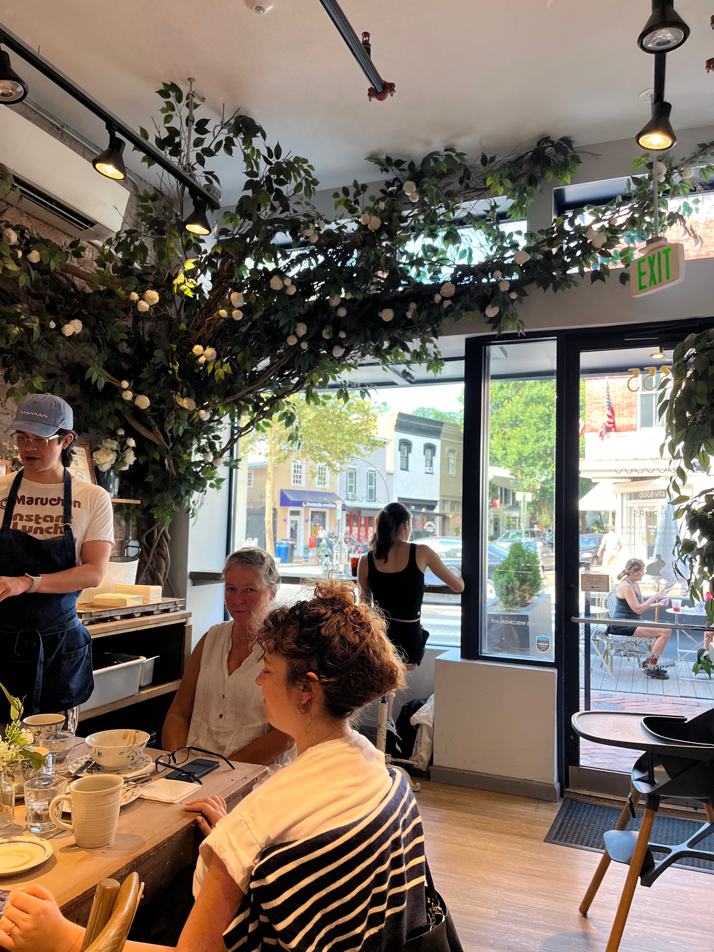 maman⭐︎ maman - 1353 Wisconsin Ave NW, Washington | Corner