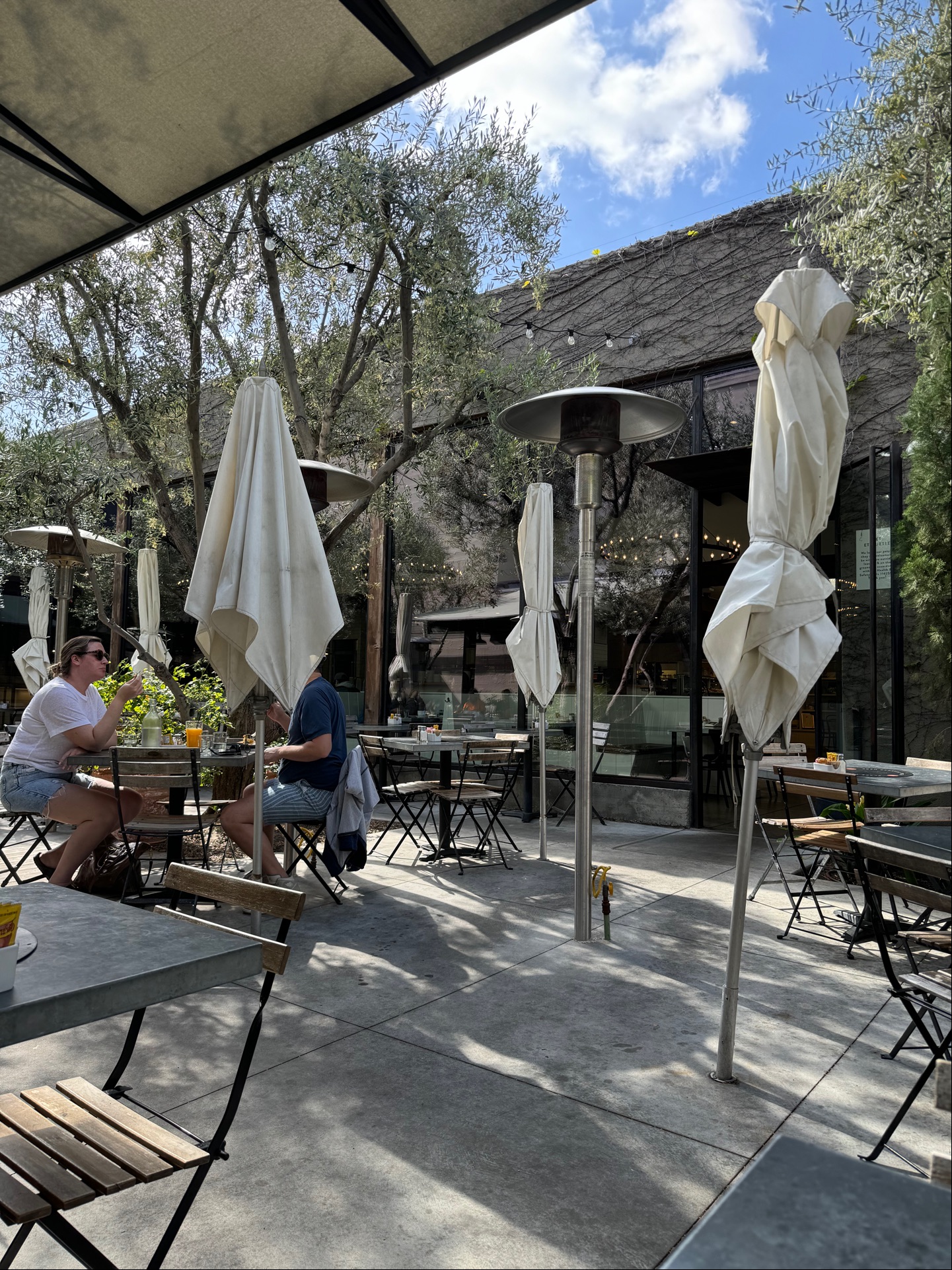 Zinc Café & Bar - 580 Mateo St, Los Angeles | Corner