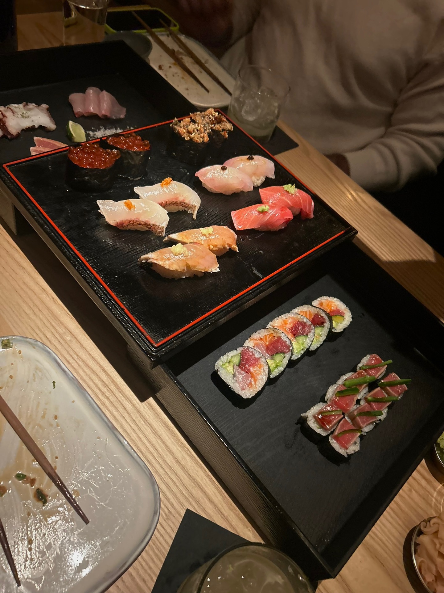 すしさん Sushi-san - 1950 N Halsted St, Chicago | Corner