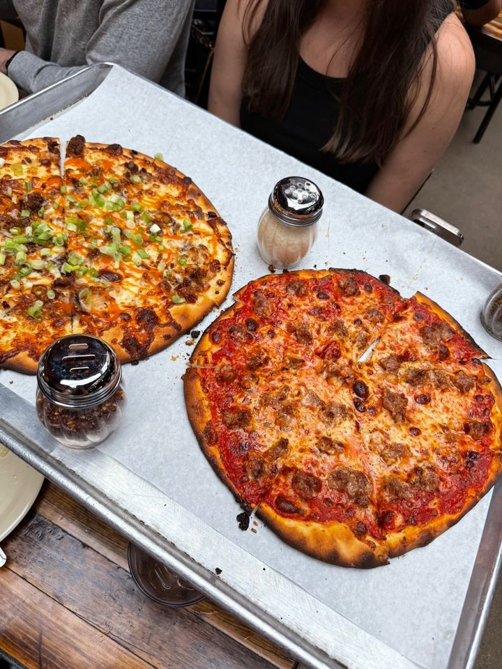 ぴっざ Piece Pizzeria and Brewery - 1927 W North Ave, Chicago | Corner