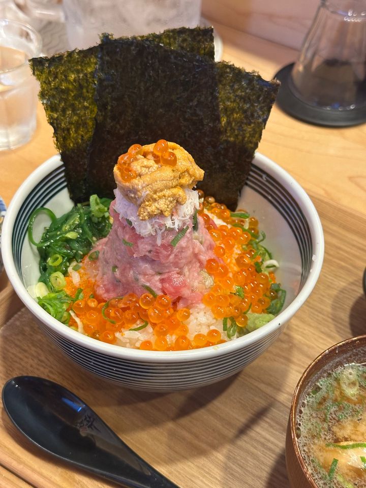 Totoya とと家 Kaimuki - 1127 12th Ave, Honolulu | Corner
