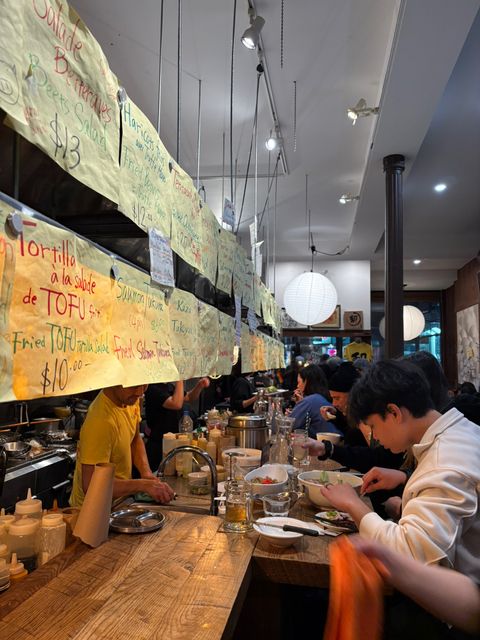 絵画 cafeteria Kazu - 1844 Saint-Catherine St W, Montreal | Corner