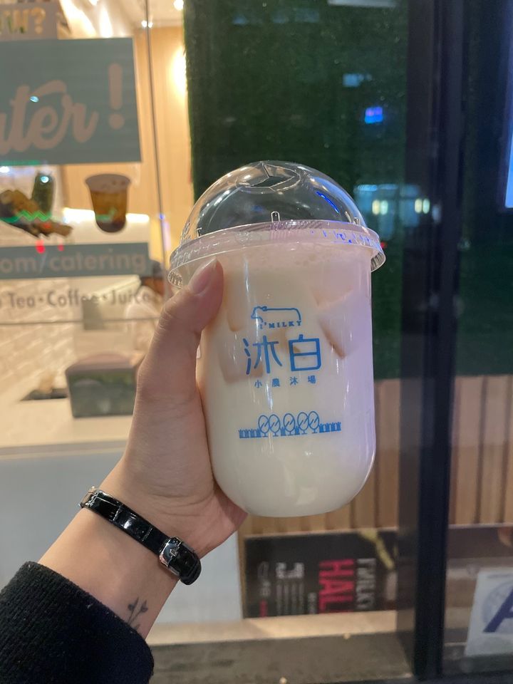 I'Milky 沐白 - Midtown - 992 6th Ave, New York | Corner