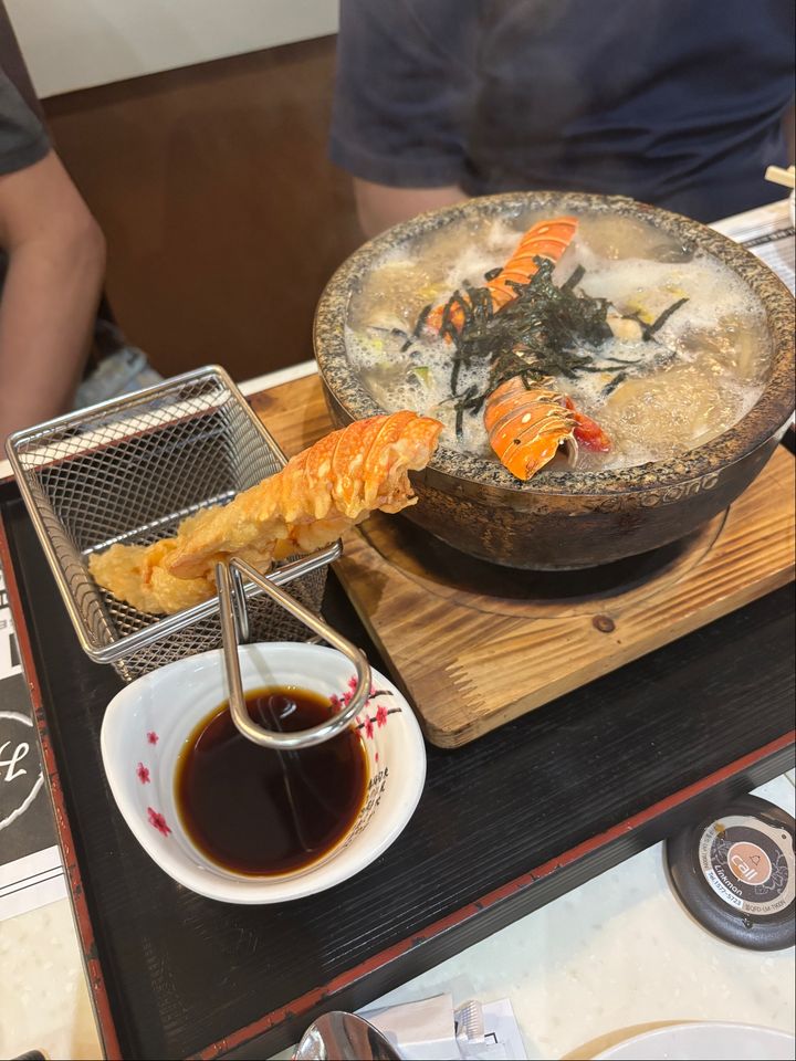 Mi-Ne Sushi - 8865 Woodbine Ave, Markham | Corner