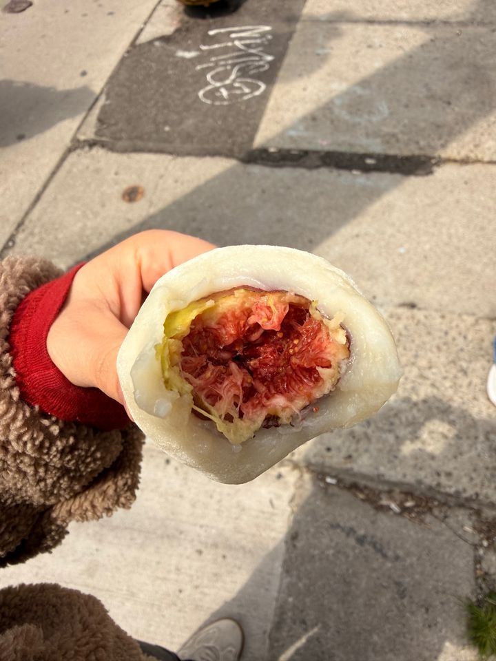 mmg様 Nomnom fruit - 206 Baldwin St, Toronto | Corner