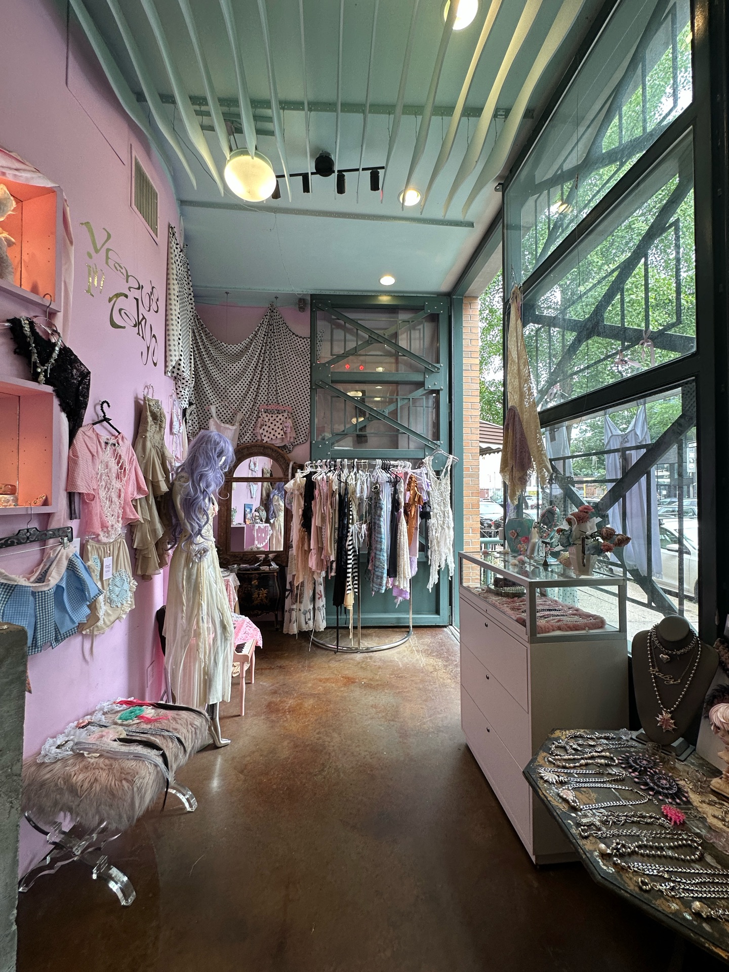 nao海外shopgallery nao海外shopgallery Venus in Tokyo - 211 N 4th St Suite #1
