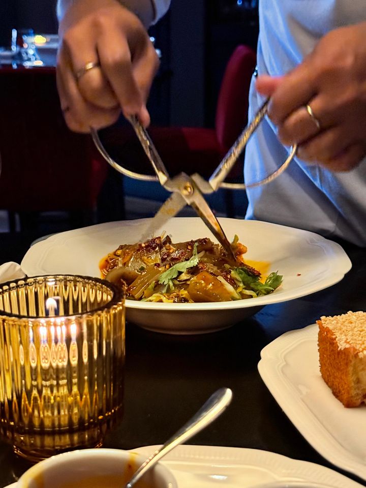 MIMI Chinese - 265 Davenport Rd, Toronto | Corner